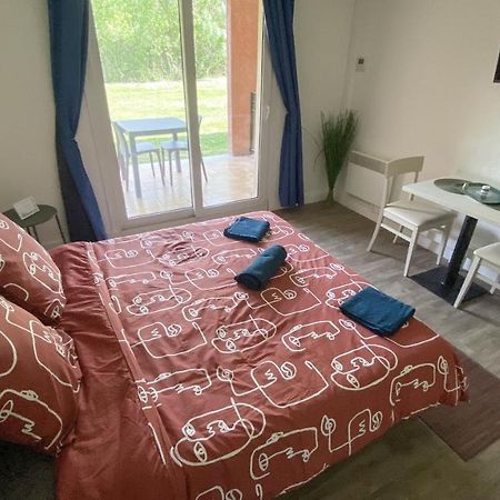 Joli Studio Camargue Lou Rouge Арл Екстериор снимка