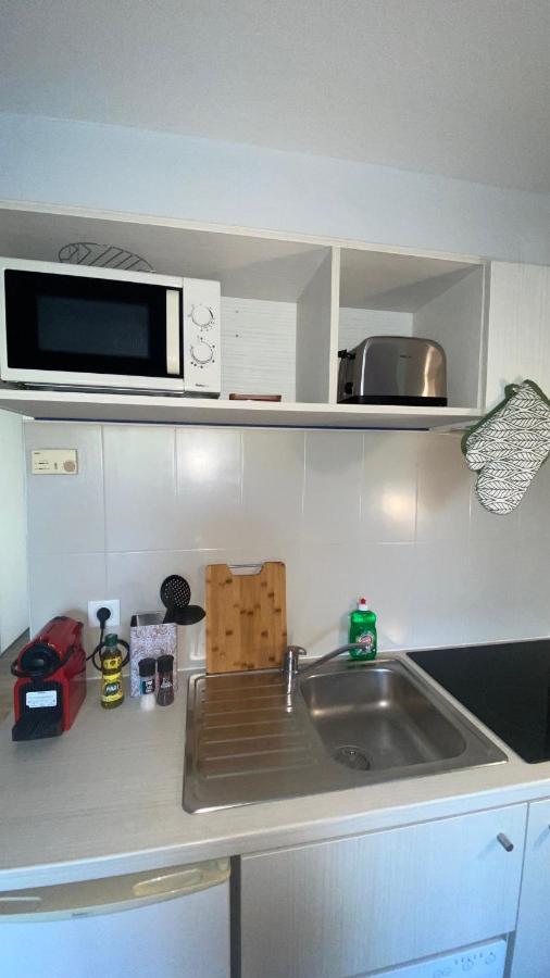 Joli Studio Camargue Lou Rouge Арл Екстериор снимка